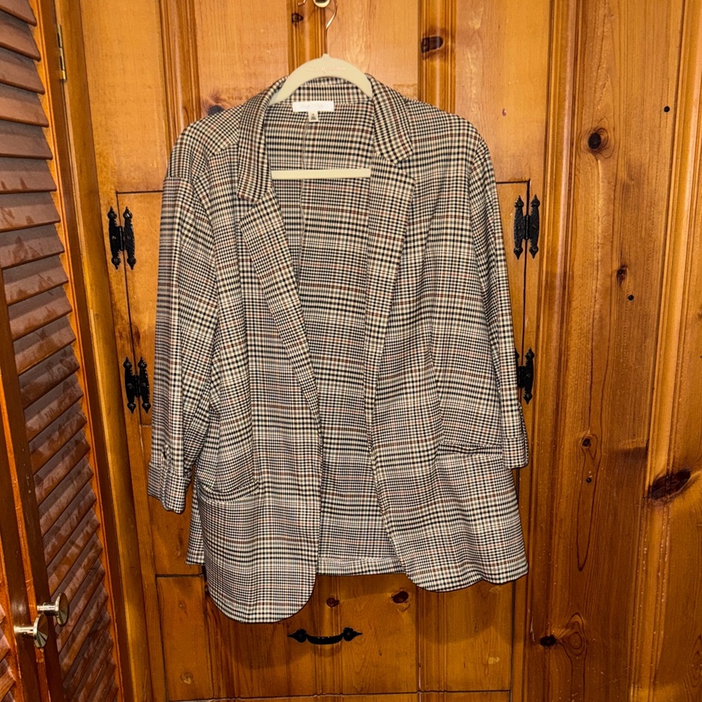 Classic Checkered Women's Blazer